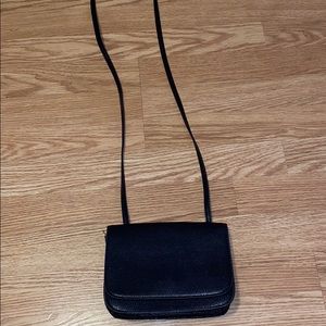 Basic Crossbody